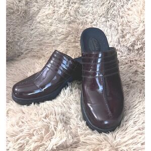Clarks Bendables Burgundy Leather Patent Clogs Mules Comfort Shoes Size 7.5M‎